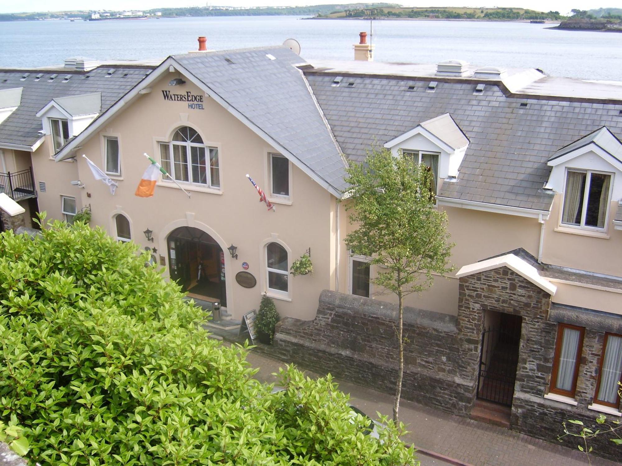 Watersedge Hotel Cobh Bagian luar foto